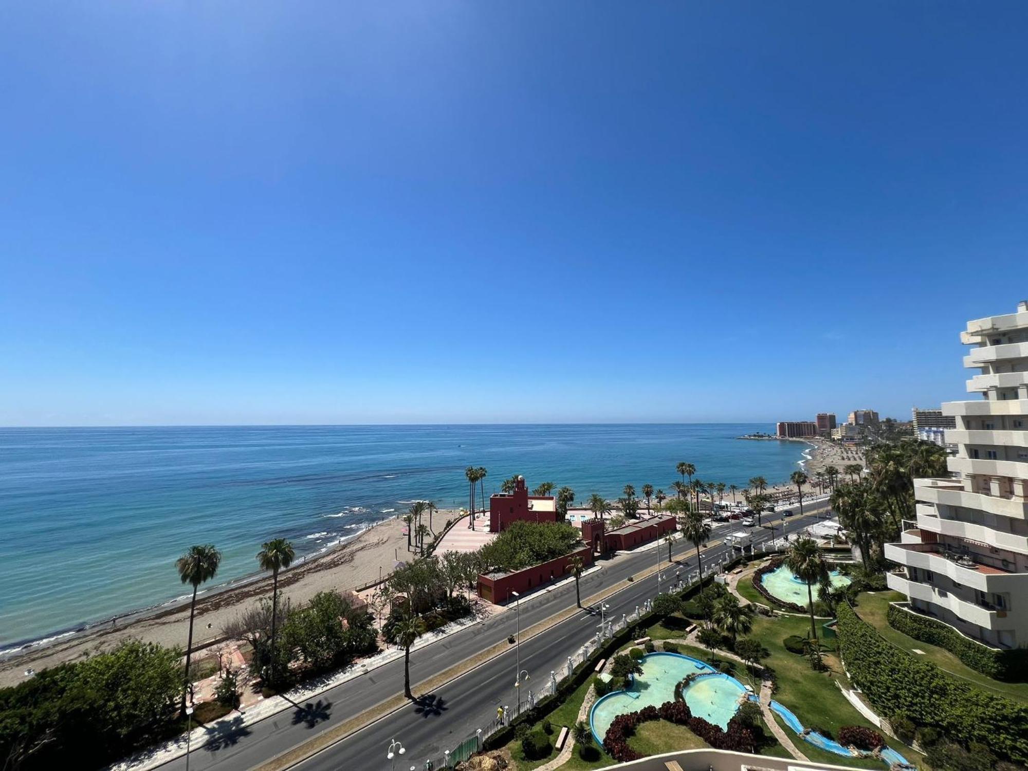 Front Sea View & Terrace Benalbeach Apartment *